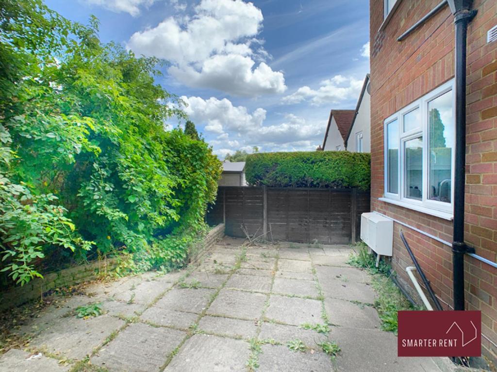 Sunninghill Village - 2 Bed - Parking And Garden Ascot  Exterior foto